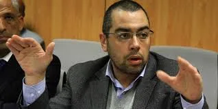 برلماني: محمد رمضان ركب ترند سياسي.. ويطالبه بالاعتراف بعلمه بالإسرائيليين في صوره