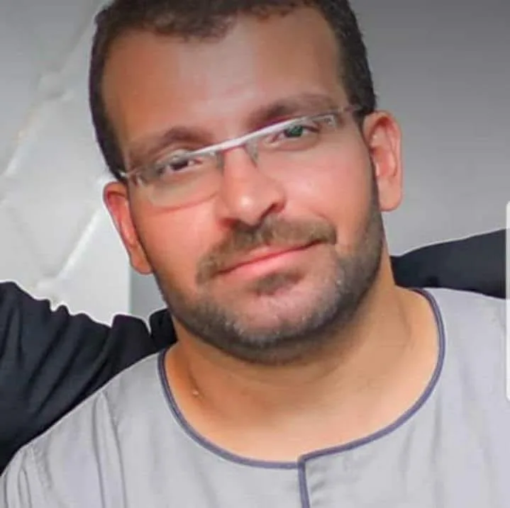 الموت على الهواء.. رجل أعمال صعيدي يُطلق النار علي نفسه في بث مباشر  (التفاصيل)