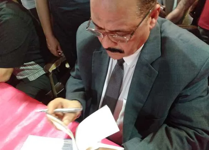 تايه في الانتخابات.. مرشح مغمور ببني سويف:"أنا اللي صرفت علي أبوهشيمة" (التفاصيل)