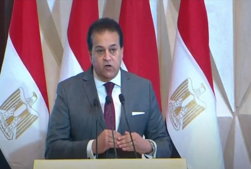 "مش هنحتاج حاجه من حد".. وزير التعليم العالي يعلن عن لقاح مصري ضد كورونا