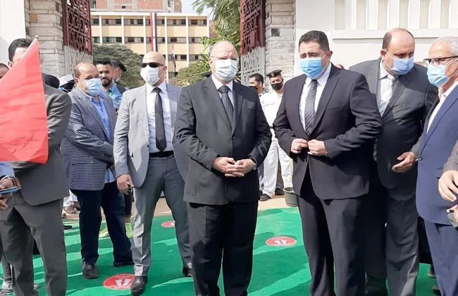 انتخابات مجلس النواب.. محافظ القاهرة يتفقد اللجان ويؤكد على انتظام عملية الاقتراع