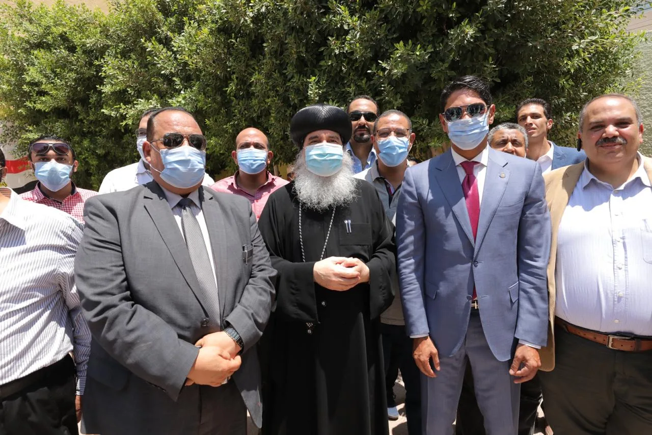 يحيا الهلال مع الصليب.. أبو هشيمة يتفقد الانتخابات ببني سويف (صور)