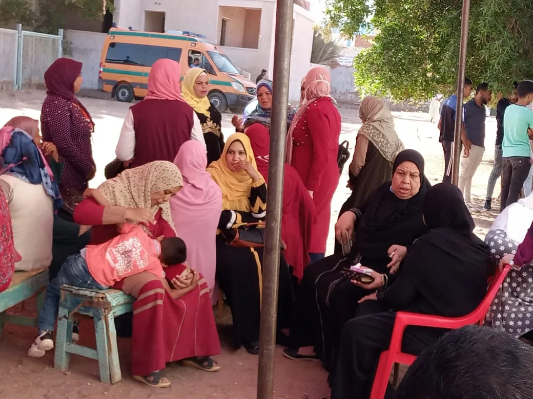 غرفة عمليات «الشعب الجمهوري»: النساء وكبار السن يتصدرون الصفوف الأولى أمام اللجان الانتخابية