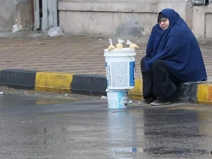 "وجدت من يحنو عليها".. التضامن تتدخل لمساعدة بائعة الترمس المتواجدة تحت الأمطار