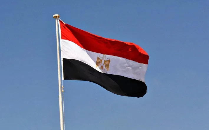 بلد العجائب.. الحر يضرب القاهرة ويشتد في الصعيد.. وأمطار رعدية في جنوبي سيناء والصعيد