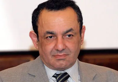 ماخلاش حد! ..الشوبكي يترحم على "مبارك ومرسي والعريان ومجاهد"...فماذا يريد ؟