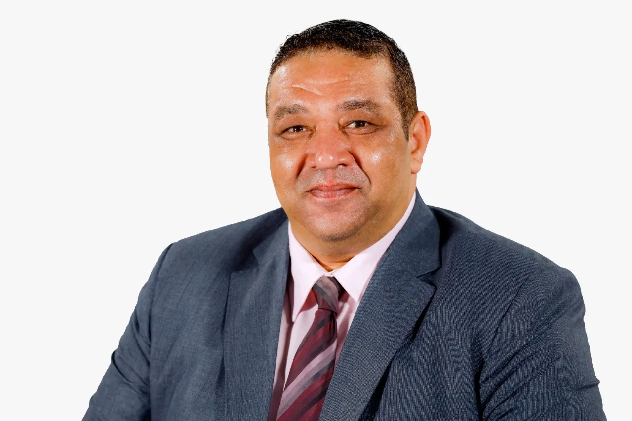 عيله ولاده .. النائب محمد عزمي نجل شقيق زكريا عزمي رئيس ديوان "مبارك" عضوًا بمجلس الشيوخ