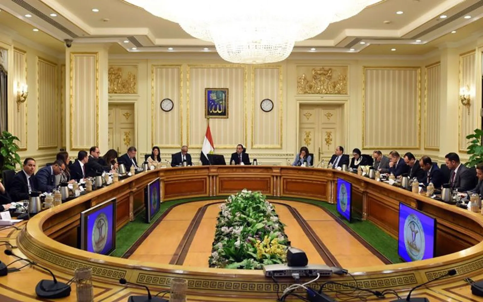 قبل ميعاده بيوم .. الحكومة تجتمع لمناقشة مستجدات فيروس كورونا