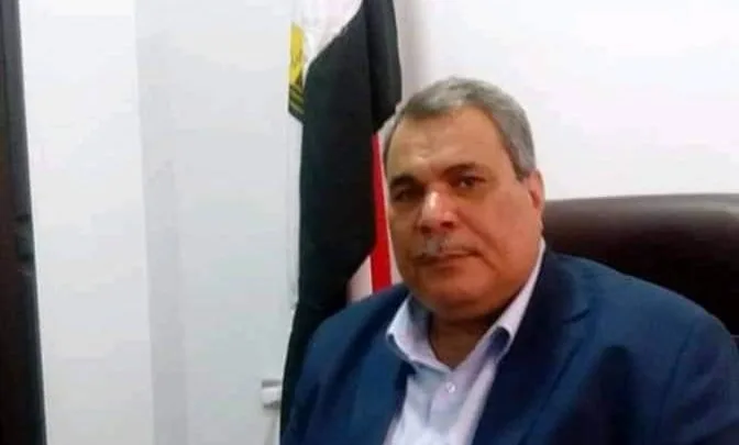 قاعد علي الإنترنت .. برلماني يحرر محضر: «صفحتي على فيس بوك اتسرقت»