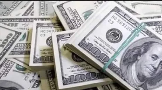 إنخفاض الدولار اليوم الجمعة بأسعار صرف العملات