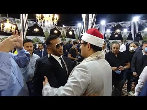 نشرها وحذفها .. قصة صورة أثارت الجدل بين القرآن والغناء
