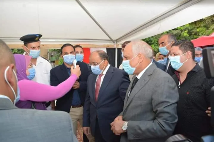 كله تمام.. وزير التنمية المحلية ومحافظ الجيزة بعد تفقد لجان بانتخابات مجلس النواب بالدقي والعجوزة