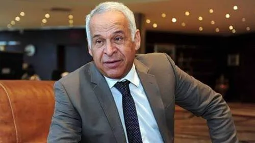 وفاة مارادونا .. فرج عامر يتساءل: هل سيقف لاعبي قطبي الكرة دقيقة حداد؟