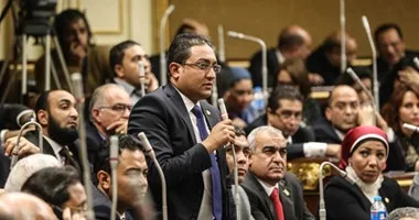 بلاش "الجلابية".. لماذا طالب جون طلعت بعدم ارتداء الزي الشعبي للبسطاء؟ (التفاصيل)
