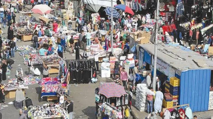 البيضة ولا الفرخة.. مجلس النواب: نحتاج ٤٤ مليار جنيه لتطوير ١١٠٠ سوق عشوائي