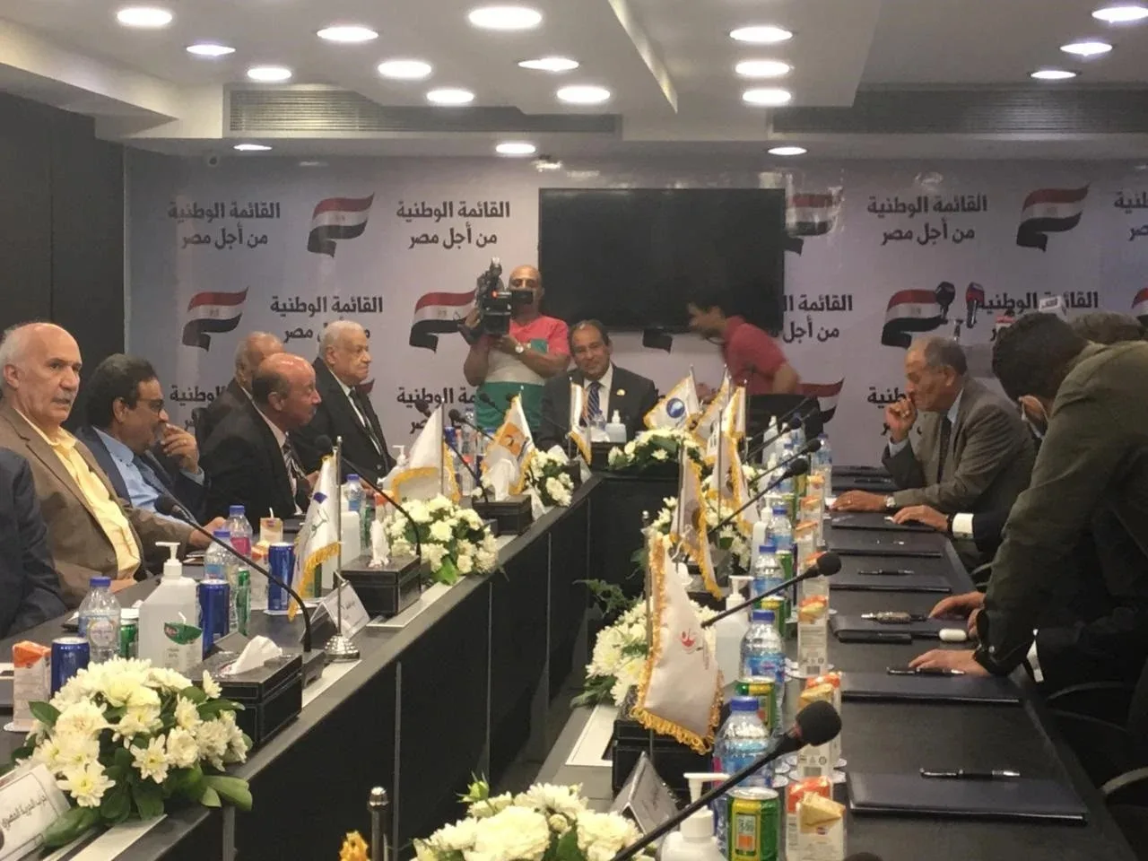 «كل برغوت على قد دمه».. 1.5 مليون جنيه لزوم الدعاية الانتخابية لمرشحي "القائمة الوطنية"