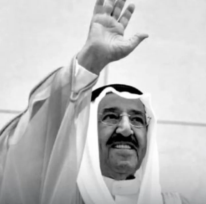 مجلس النواب ينكس العلم حداداً علي الشيخ صباح الأحمد الصباح أمير دولة الكويت
