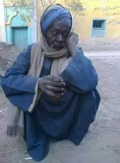 صور وفيديو| ظهور صاحب كرامات في قنا .. وصفه الأهالي بـ«المهدى المنتظر»