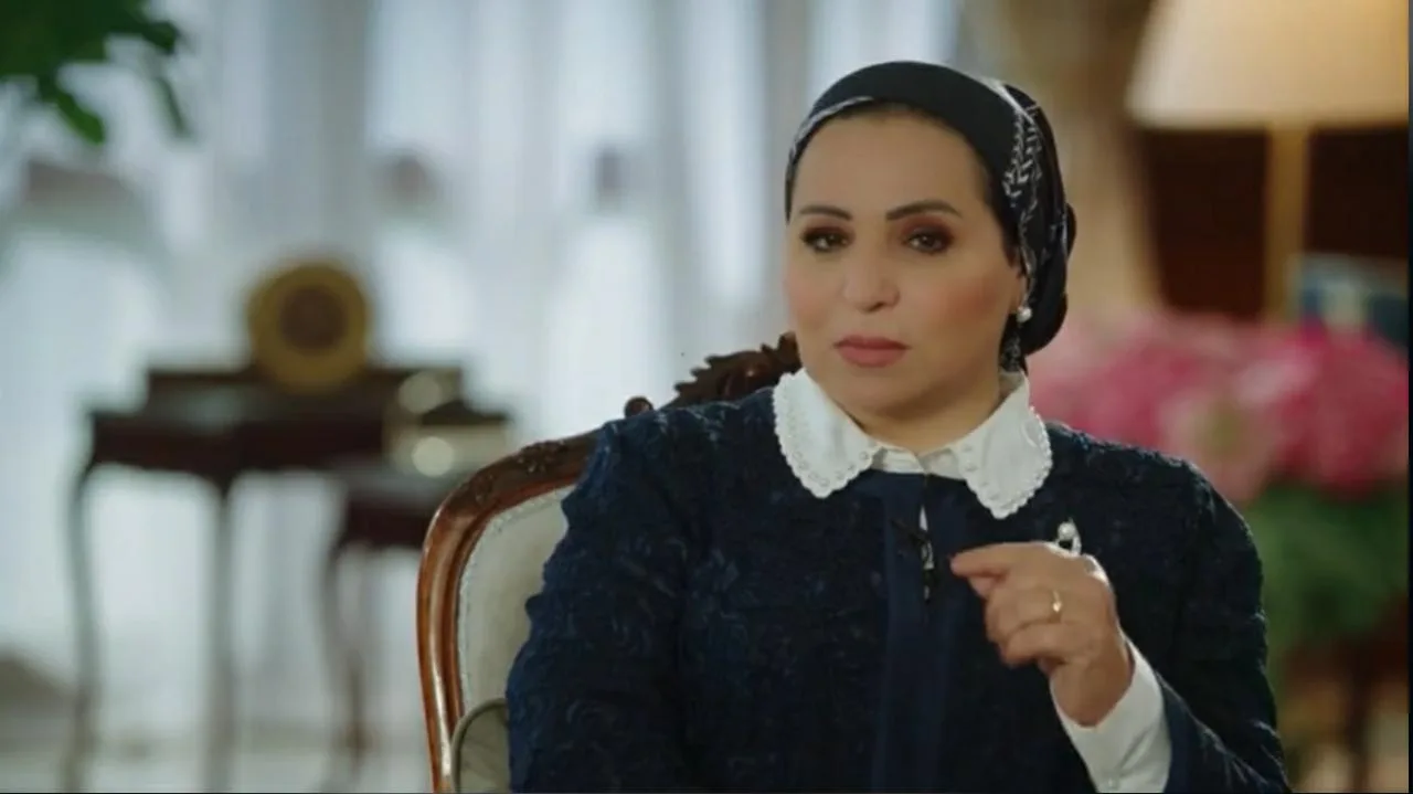 كتاب أنيسة حسونة المفضل لدي .. انتصار السيسي: أسمع أم كلثوم والعندليب
