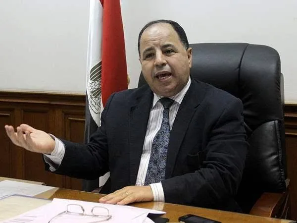 هل سيتم تخفيض رواتب العاملين بالجهاز الإداري للدولة؟.. وزارة المالية تجيب