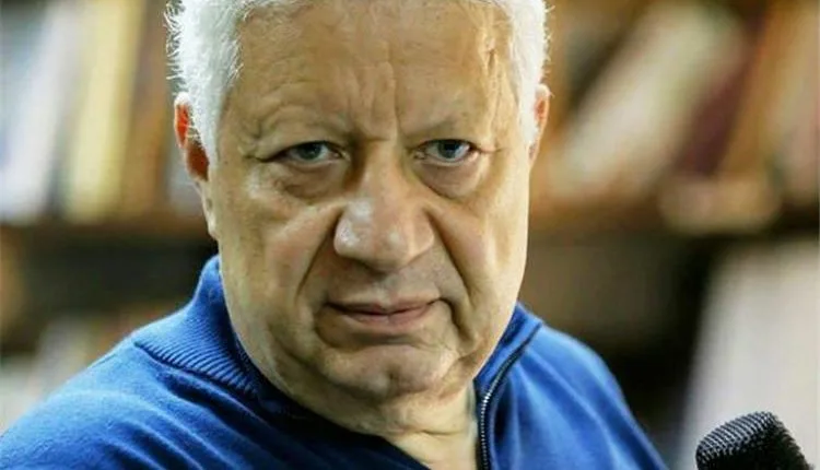 مرتضي منصور يواصل تحدي قرار الأولمبية .. حضر مران الزمالك بمساندة اللاعبين