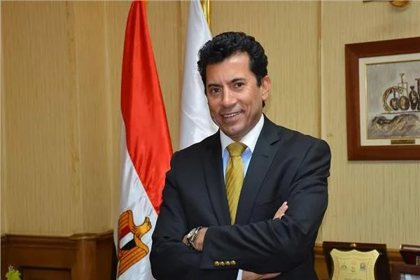 "إتصال هاتفي".. وزير الشباب يهنئ ناشئات مصر ببطولة كرة السلة الإفريقية