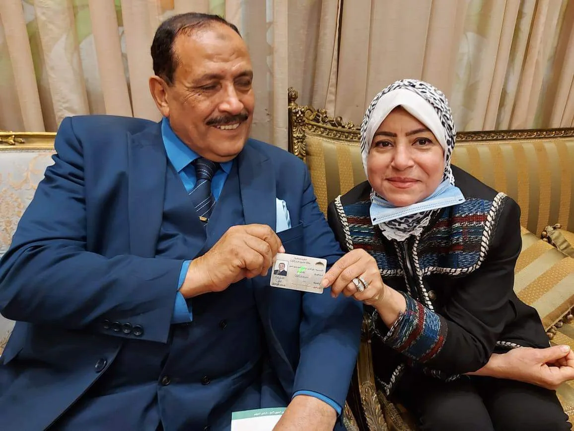 بالصور.. اللواء علي الدين النجار يحتفل مع أسرته بكارنيه عضوية مجلس النواب.. ويؤكد: أرد الجميل لهم