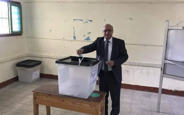 النائب سامي هاشم أمين تعليم مستقبل وطن يدلي بصوته في جولة الإعادة بانتخابات النواب