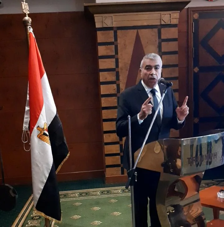 "عاوز الأرقام اللي عليه".. اللواء طارق المهدي يبحث عن هاتفه: مش هتعرفوا تنسقوا معايا