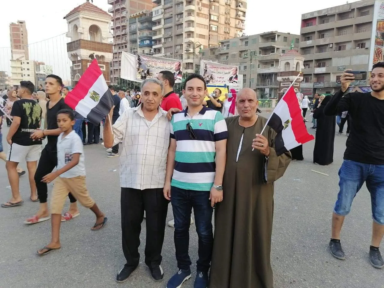 بالصور.. أهالى الشرقية يحتفلون بالذكرى الـ47 من نصر أكتوبر ودعم الدولة والرئيس