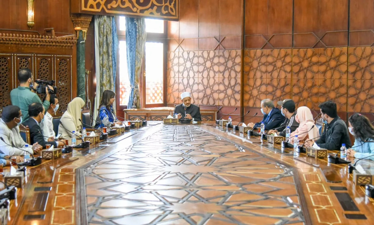 منبران للوسطية.. وزيرة الهجرة تشيد بدور الأزهر الشريف والكنيسة المصرية في نشر السلام والمحبة