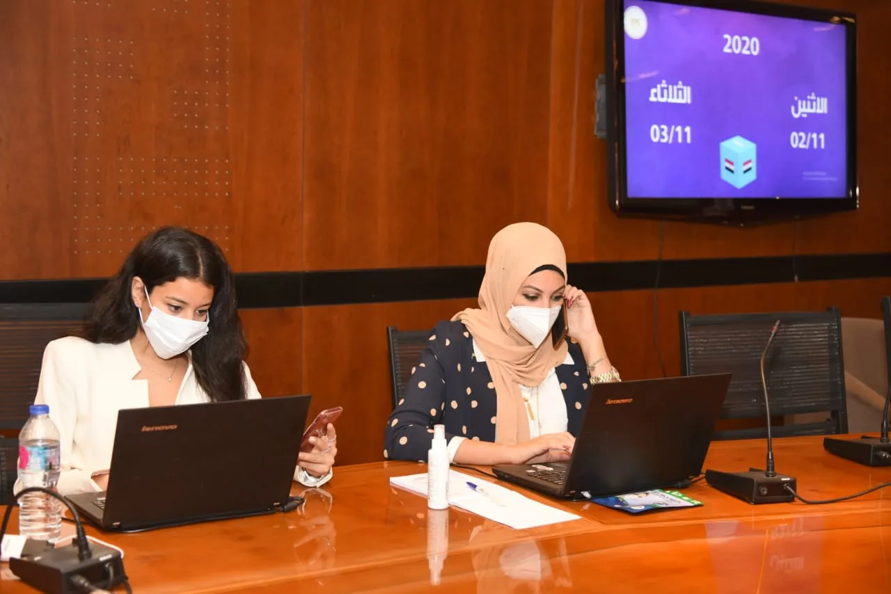 اليوم الثاني لغرفة عمليات الهجرة لمتابعة مشاركة المصريين بالخارج في المرحلة الثانية لانتخابات النواب